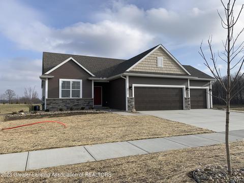 2715 Harbor Dr #6, Saint Johns, MI 48879