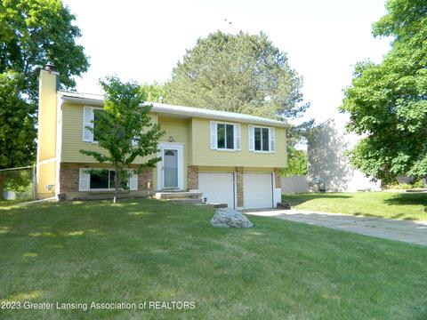 3942 Bridgeport Dr, Lansing, MI 48911