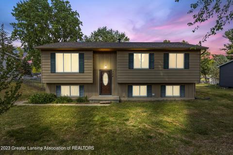 324 Scarlett Oak Ln, Perry, MI 48872