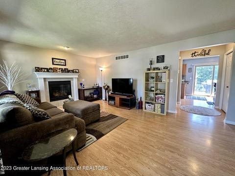 917 Durango Dr, Lansing, MI 48917 photo 5