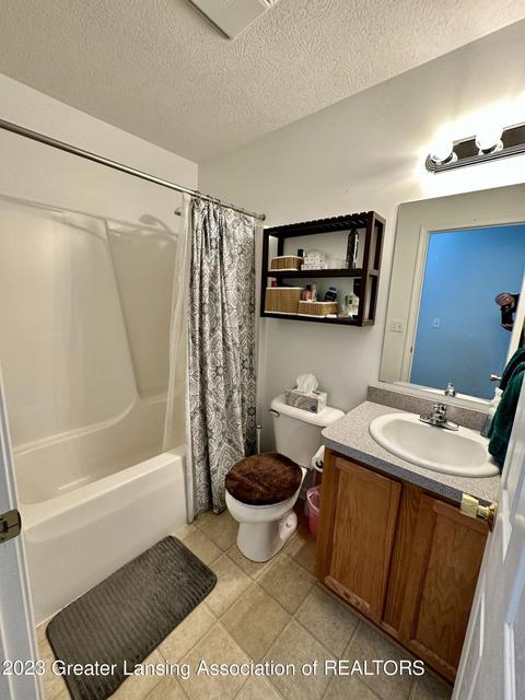 917 Durango Dr, Lansing, MI 48917 photo 37
