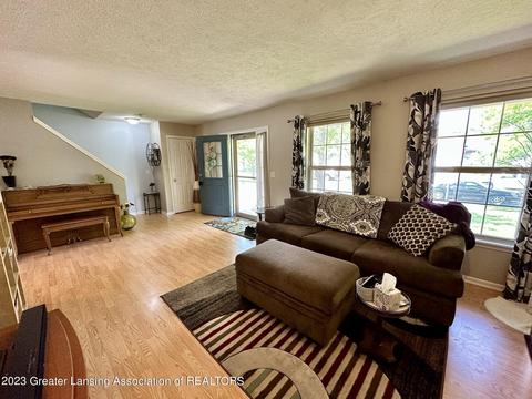 917 Durango Dr, Lansing, MI 48917 photo 10