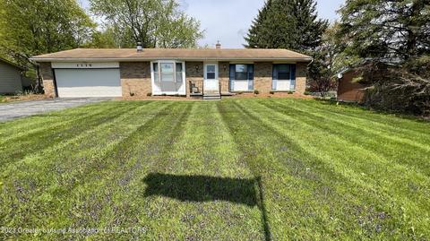 1116 W Herbison Dr, Dewitt, MI 48820 photo 2