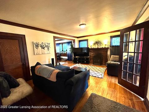 1345 Eureka St, Lansing, MI 48912 photo 4