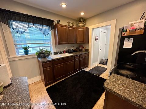 1345 Eureka St, Lansing, MI 48912 photo 8