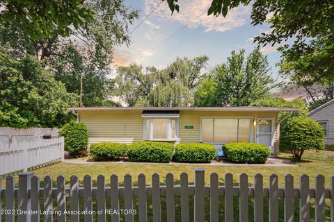 3014 Greenbelt Dr, Lansing, MI 48911