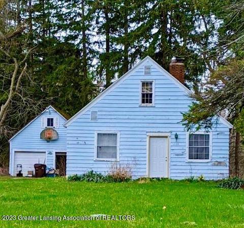 1009 N Waverly Rd, Lansing, MI 48917