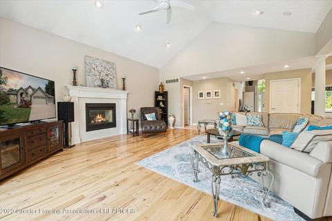 414 W Dill Dr, Dewitt, MI 48820 photo 8