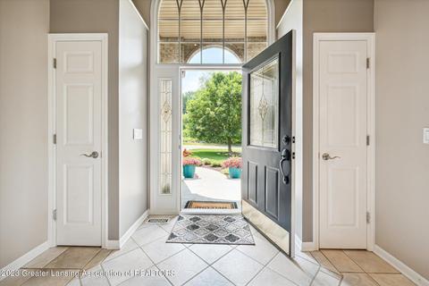 414 W Dill Dr, Dewitt, MI 48820 photo 4
