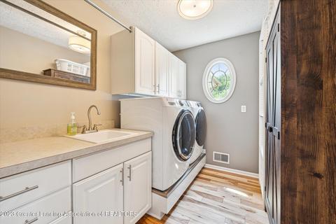 414 W Dill Dr, Dewitt, MI 48820 photo 23