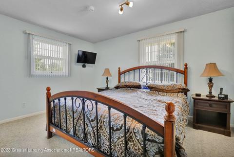 9422 Pineview Dr, Olivet, MI 49076 photo 16