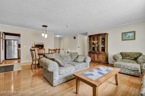 9422 Pineview Dr, Olivet, MI 49076 photo 11