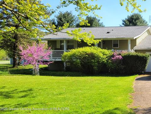 9422 Pineview Dr, Olivet, MI 49076 photo 2