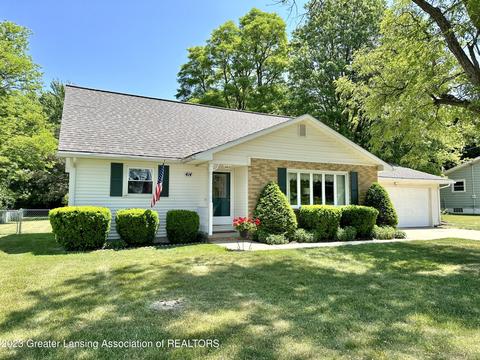 414 N Creyts Rd, Lansing, MI 48917