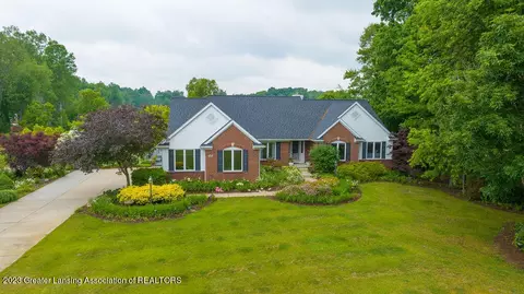 8920 W Lake Pointe Dr, Laingsburg, MI 48848