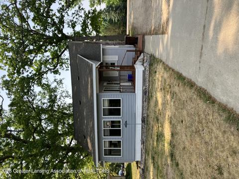 11729 W Carson City Rd, Greenville, MI 48838