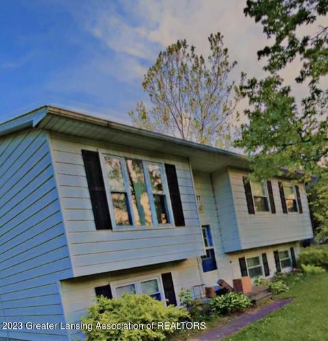 337 Oak Park Dr, Perry, MI 48872