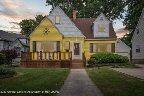 703 S Oakland St, Saint Johns, MI 48879