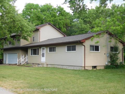 4447 E Norwood St, Holt, MI 48842