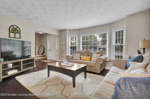 1024 Pickton Dr, Lansing, MI 48917 photo 9