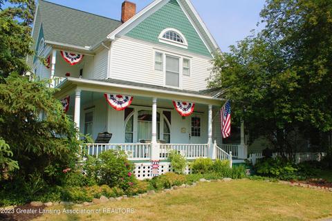 203 N Oliver St, Charlotte, MI 48813