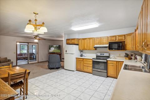 806 E Walker St, Saint Johns, MI 48879 photo 14
