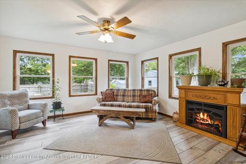 806 E Walker St, Saint Johns, MI 48879 photo 10