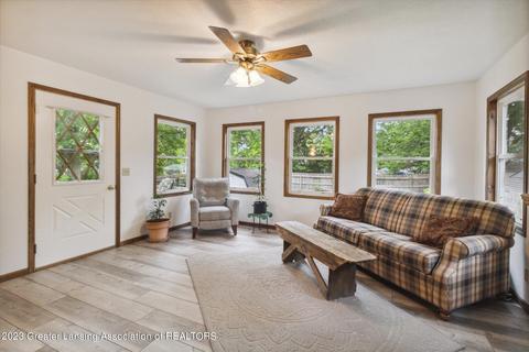 806 E Walker St, Saint Johns, MI 48879 photo 11