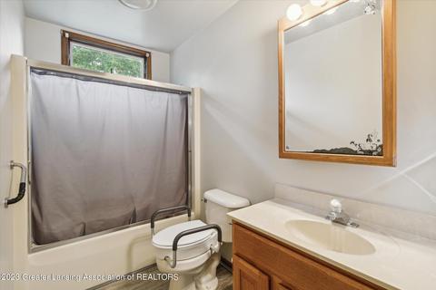 806 E Walker St, Saint Johns, MI 48879 photo 24