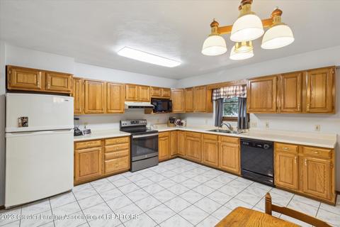 806 E Walker St, Saint Johns, MI 48879 photo 15
