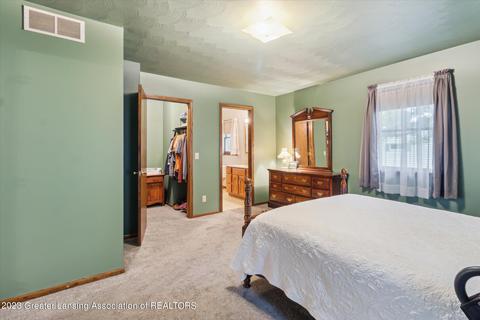 806 E Walker St, Saint Johns, MI 48879 photo 18