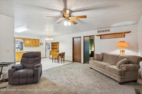 806 E Walker St, Saint Johns, MI 48879 photo 8