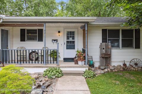 806 E Walker St, Saint Johns, MI 48879 photo 4
