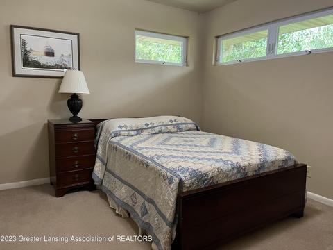 1305 Valley View Rd, Lansing, MI 48906 photo 13