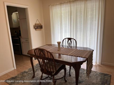 1305 Valley View Rd, Lansing, MI 48906 photo 8
