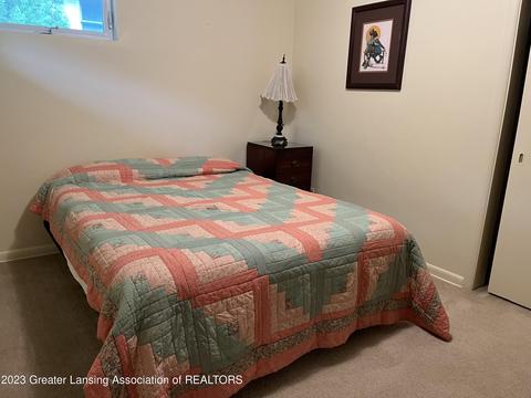 1305 Valley View Rd, Lansing, MI 48906 photo 14