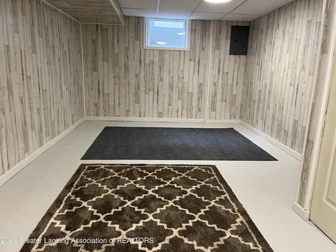 1305 Valley View Rd, Lansing, MI 48906 photo 20