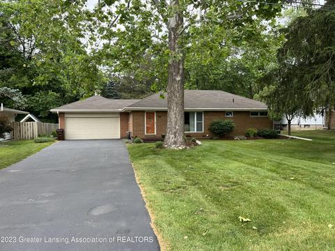1305 Valley View Rd, Lansing, MI 48906 photo 2