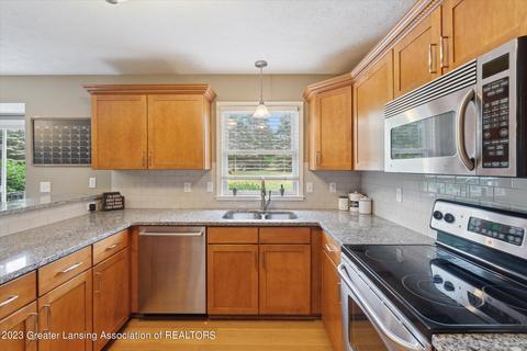 12946 Chartreuse Dr, Dewitt, MI 48820 photo 19