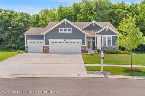 1402 Badlands Dr, Lansing, MI 48917