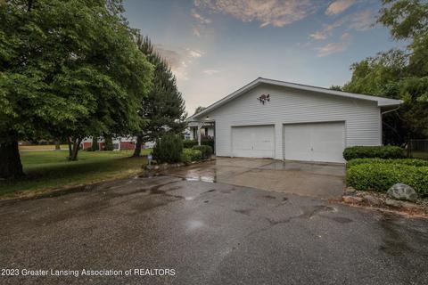 1203 W Superior St, Alma, MI 48801