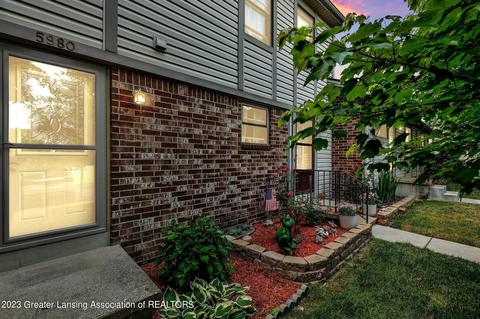 5980 N Village Dr #75, Haslett, MI 48840