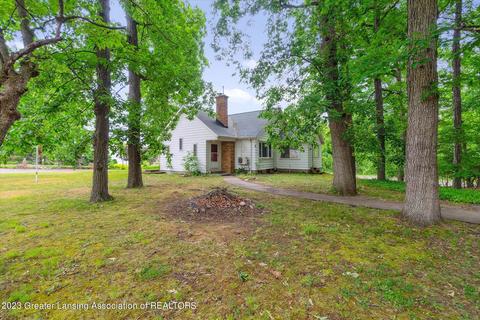 16927 Nichols Rd, East Lansing, MI 48823