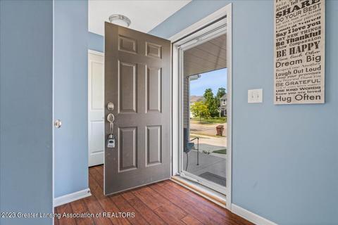 1115 Oakwood Dr, Dewitt, MI 48820 photo 5