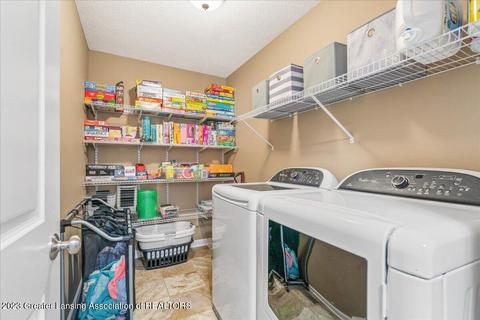 1115 Oakwood Dr, Dewitt, MI 48820 photo 22