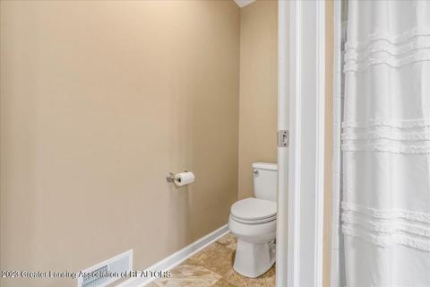 1115 Oakwood Dr, Dewitt, MI 48820 photo 25