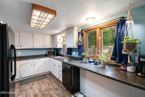 609 E Hanover St, Marshall, MI 49068 photo 14