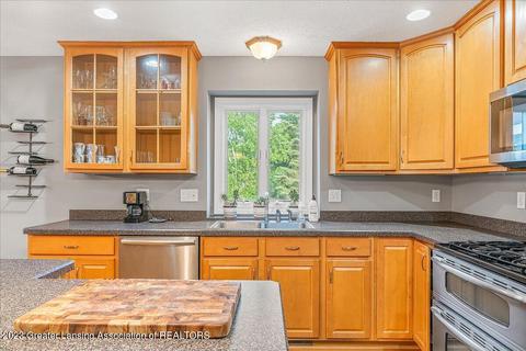 12825 Chartreuse Dr, Dewitt, MI 48820 photo 17