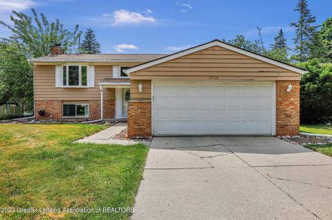 1715 Autumn Ln, Lansing, MI 48912