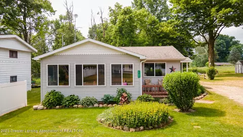 2182 Strait Tow Blvd, Crystal, MI 48818